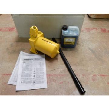 ENERPAC PL3007R HYDRAULIC HAND PUMP LOW PRESSURE HIGH FLOW 300 BAR/ 4,350PSI NEW