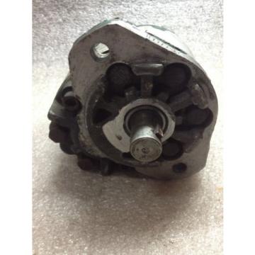 (Q5-1) PARKER H77AA GEAR PUMP