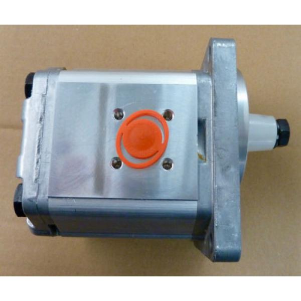 TUROLLA 111.20.052.00 GROUP 2 ALUMINIUM GEAR PUMP SNP2 - SAUER DANFOSS #1 image