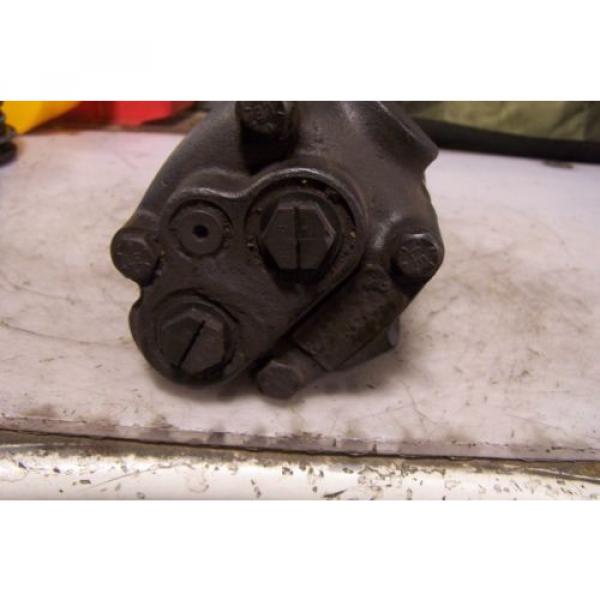 EATON 104-1854-006 HYDRAULIC PUMP 1/2#034; NPT CONNECTION #6 image