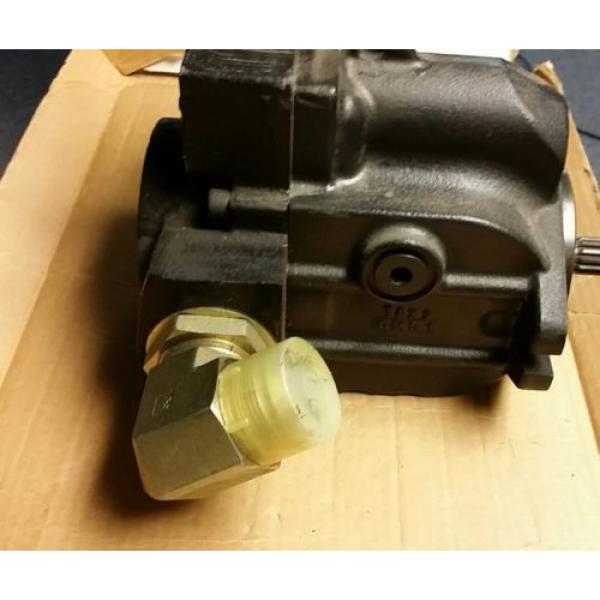 New Sauer Danfoss Hydraulic Pump L38  Model #7004613S #5 image