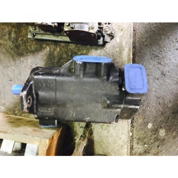 Origin Eaton Vickers 2520V14A5 1AB22R Hydraulic Pump #1 image