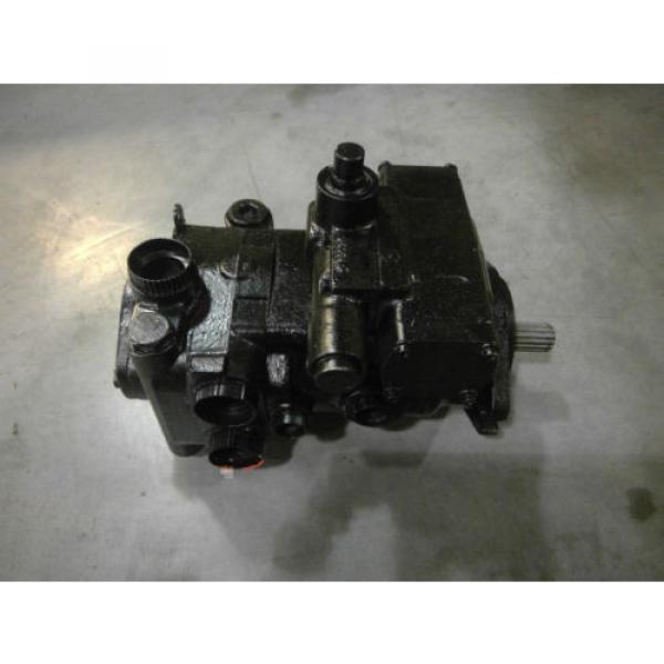 Remanufactured Eaton Hydraulic Pump for origin Holland Skid Steer L/R_86643679 #1 image