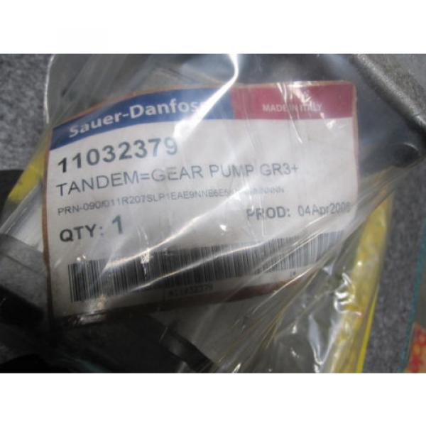 NEW SAUER DANFOSS TANDEM GEAR PUMP # 11032379 #4 image